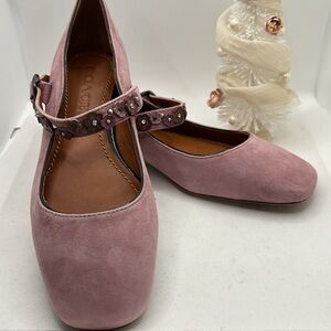 NEW Coach Mary Jane With Tea Rose Size 5.5